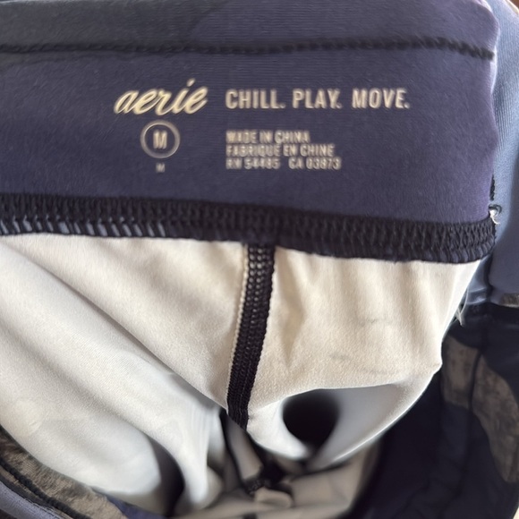 Aerie Women’s High Rise Blue and Gray Camouflage Leggings with Waist Tie size M - Picture 10 of 10